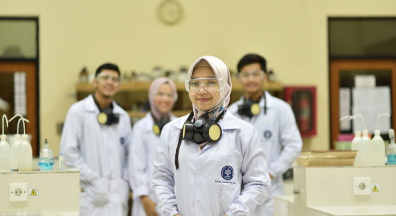 FAR_9687-scaled-3-1024x684